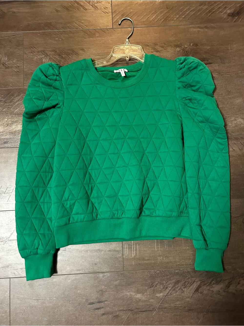 TCEC Women’s Green Quilted Puff-Sleeve Sweatshirt (runs small)